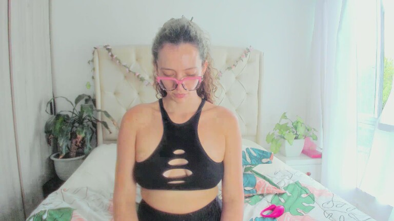 AliceKizar's Streamate show and profile