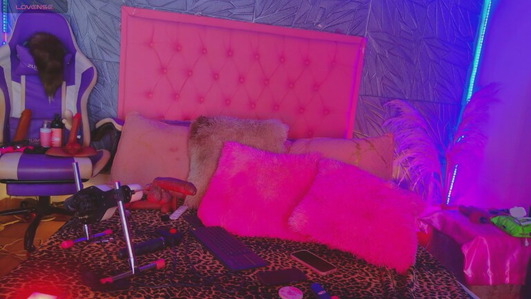 MacaSweet's Streamate show and profile