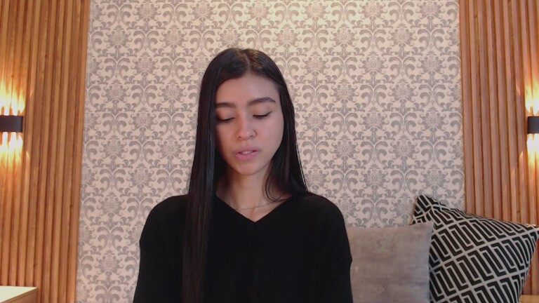 Charlotte_18's Streamate show and profile