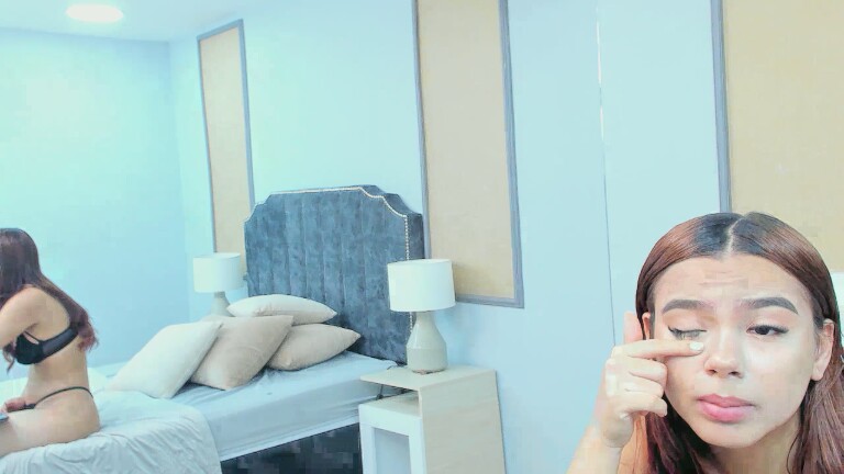 RoxanneJamess's Streamate show and profile