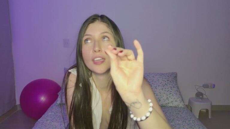 EmmaShaykk's Streamate show and profile