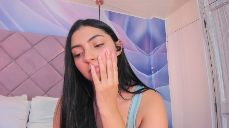 ViolletaRosse's Streamate show and profile