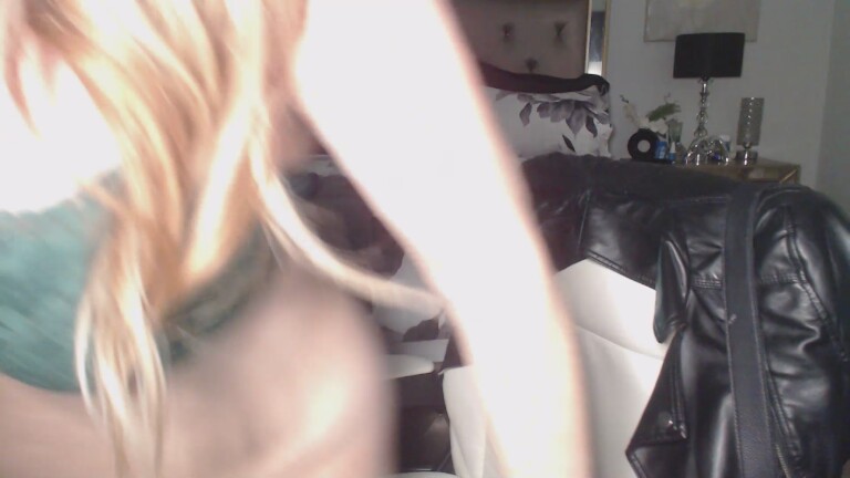 LexisLove's Streamate show and profile