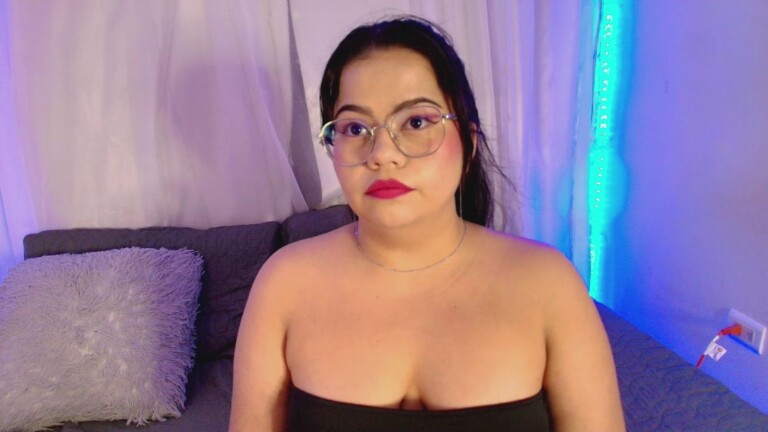 LinaRossie's Streamate show and profile