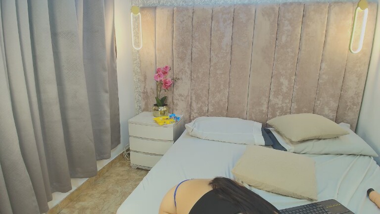 Pocantass_606's Streamate show and profile