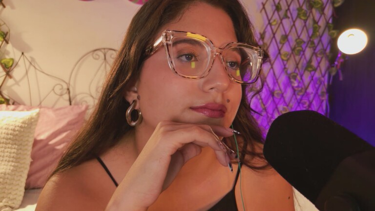 HaileyBunny_18's Streamate show and profile