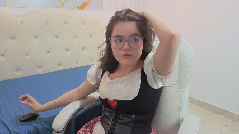 alexamiss18's Streamate show and profile