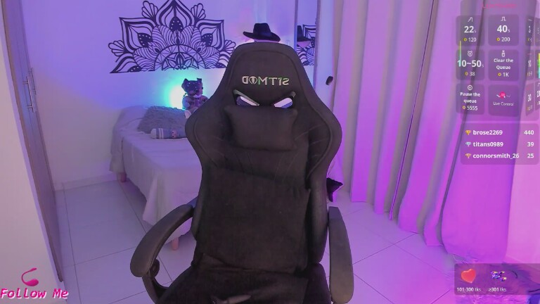 Louanebouroff's Streamate show and profile