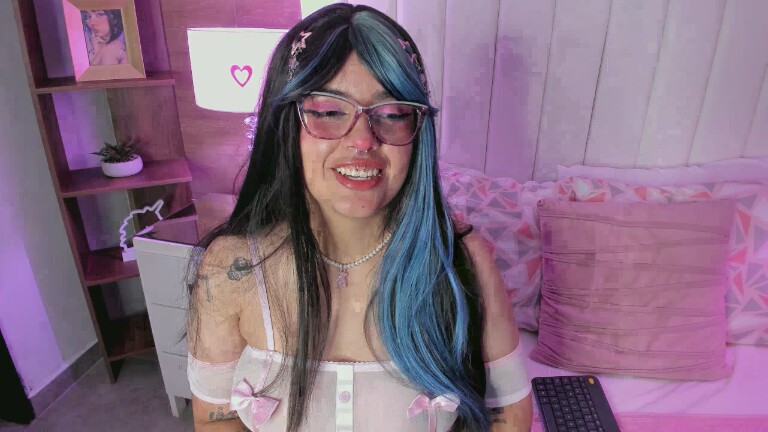 MaddieWaves's Streamate show and profile