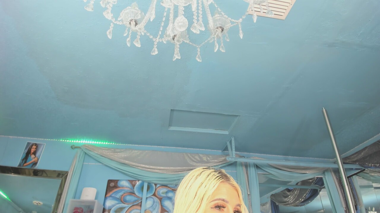 ADRIANNA777
