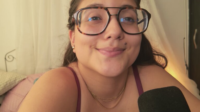 HaileyBunny_18's Streamate show and profile