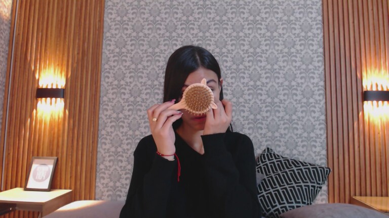 Charlotte_18's Streamate show and profile