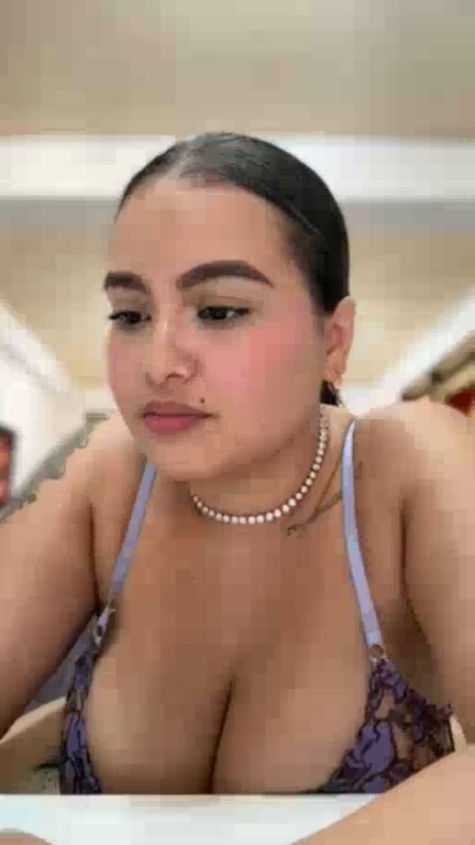 Evelin_Lombardi's Streamate show and profile