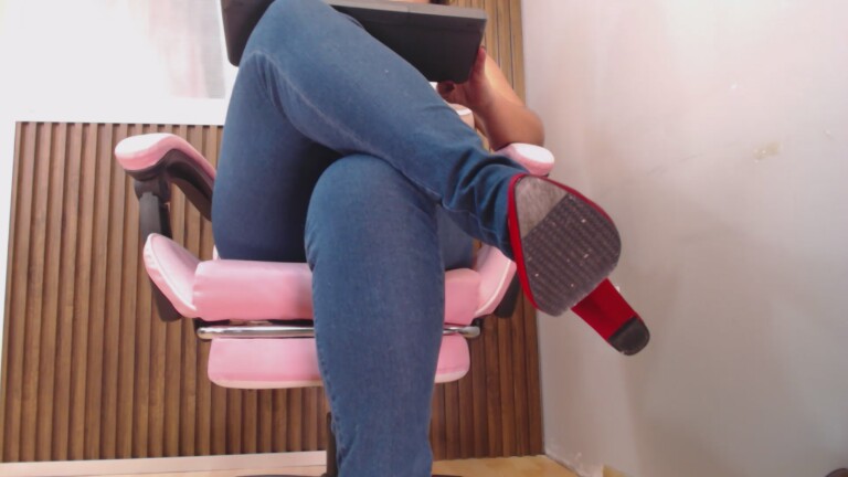 SharaThomas's Streamate show and profile