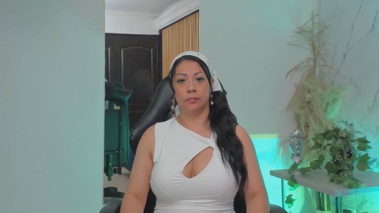 ViolettaThonsomS's Streamate show and profile