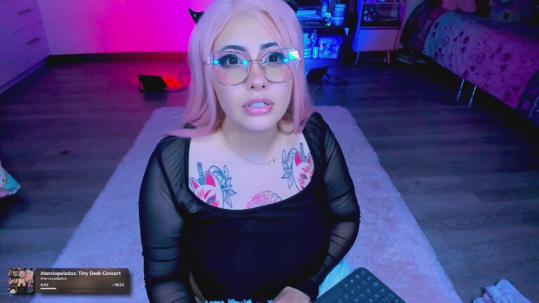 Alyssa_Romanova's Streamate show and profile