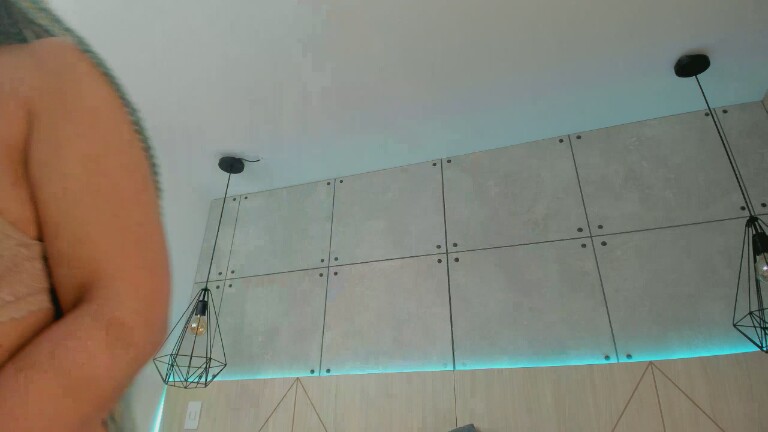 MadisonBecker's Streamate show and profile