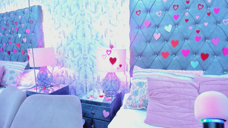 MaddieWaves's Streamate show and profile